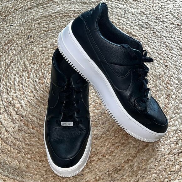Nike Women's W Af1 Sage Low Sneaker Black Black Black White size 11